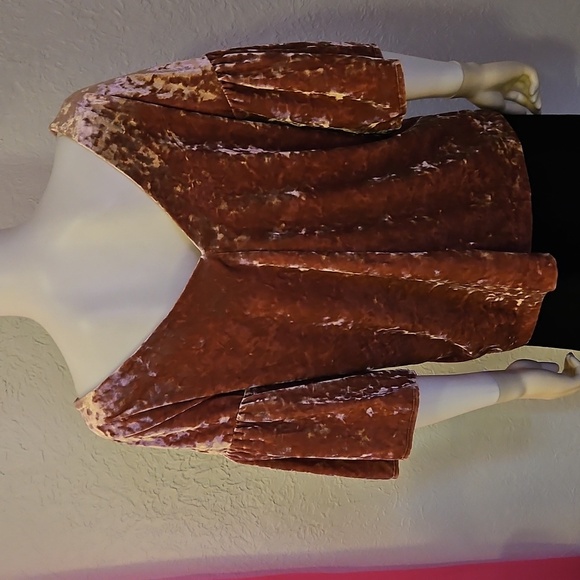 BOBEAU Crushed Velvet Blush Pink Boat Neck Bell Sleeve Top - Picture 5 of 8